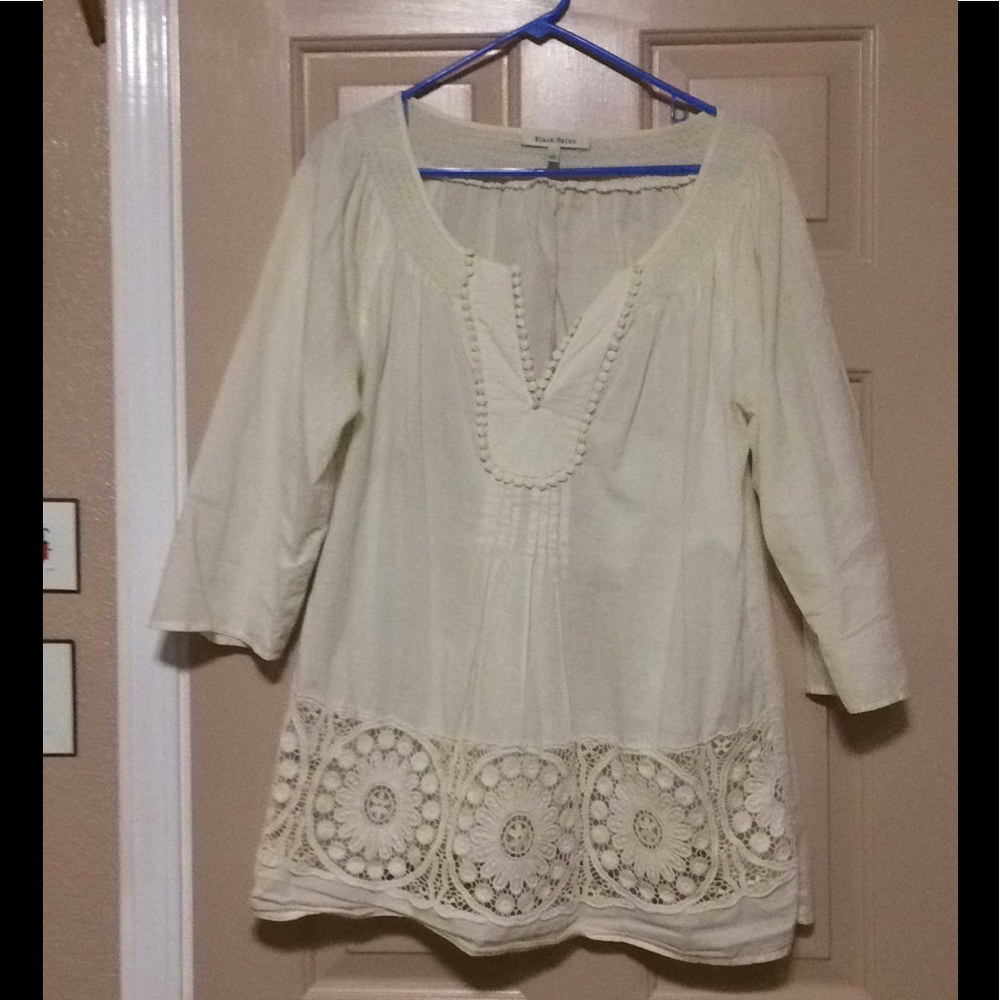 Beautifully detailed cream colored tunic size L